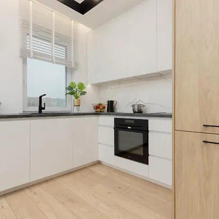 Loft With Parking In By Renters